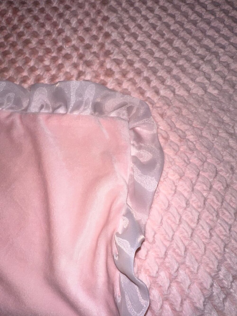 The Peanutshell Baby Girl Pink Diamond Furry Plush Satin Ruffle Blanket 2017